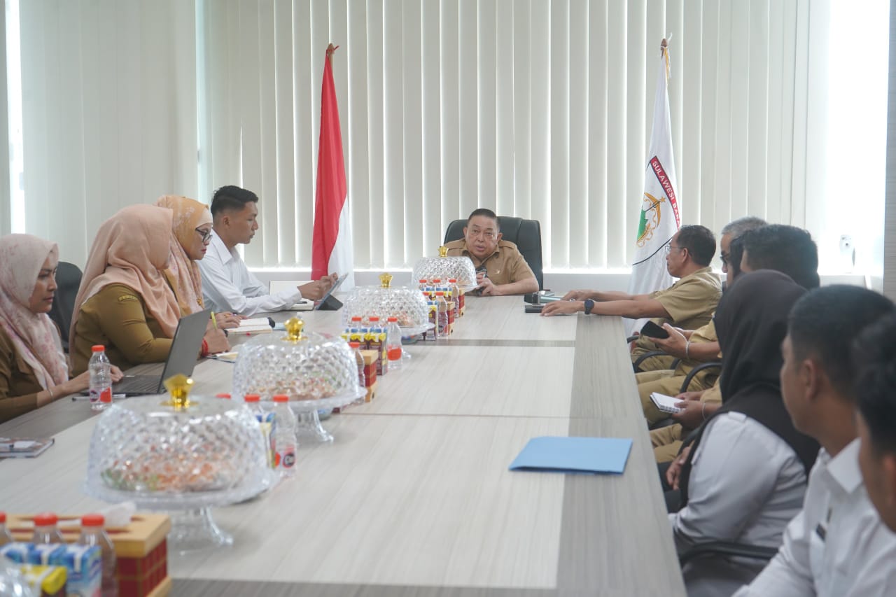 Pimpin Rapat Persiapan Monev Pembangunan SPPG, Wagub Sulbar Dorong Percepatan Opejrasional dan Keterlibatan Swasta